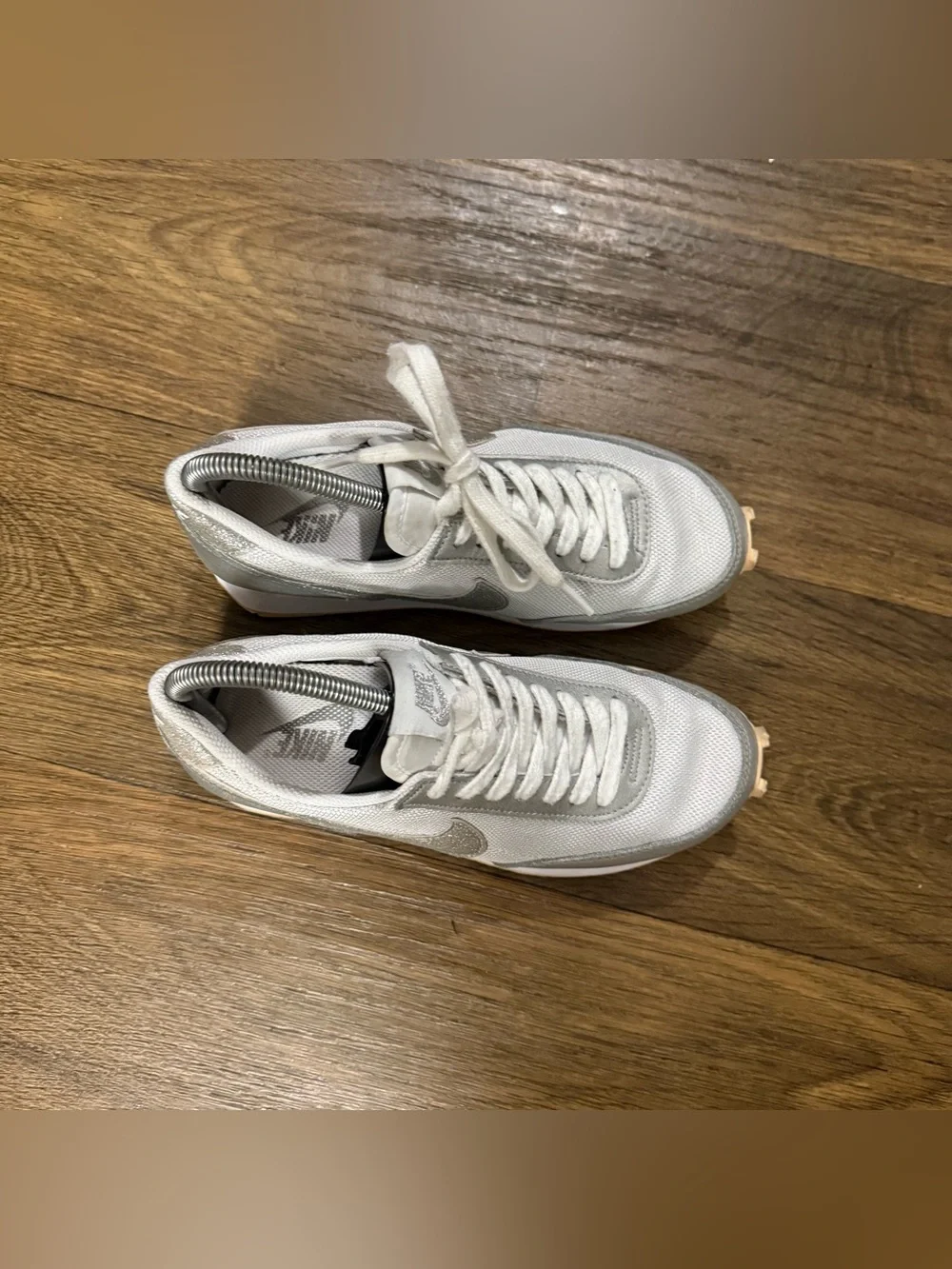 Nike Daybreak Women's Metallic Silver and White  Runner Sneakers Size 6